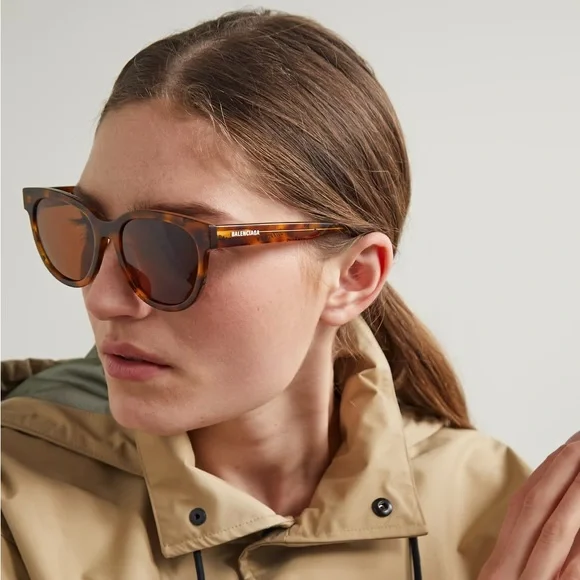 BALENCIAGA
Block D-Frame Printed Havana Acetate Unisex Sunglasses BB0077SK Amazon.com: Balenciaga BB0077SK Black One Size : Clothing  main image 2